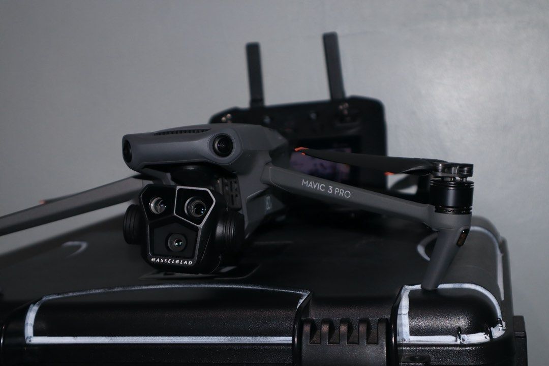 DJI MAVIC 3 PRO FMC RCPRO (Category: Drones) located in Sarrat. Submitted by jhonpata (Listing ID 1468218549, Image 3). Description: DJI Mavic 3 Pro INCLUSIONS — WHAT YOU SEE IS WHAT YOU GET: ✅ DJI Mavic 3 Pro Drone ✅ DJI RC Pro Controller and DJI RC ✅ 3 Intelligent Flight Batteries 🔋 Battery 1 — 4 cycles 🔋 Battery 2 — 5 cycles 🔋 Battery 3 — 6 cycles ✅ Battery Charging Hub ✅ Propellers ✅ Chargers & cables ✅ STARTRC Hard Protective Carrying Cas