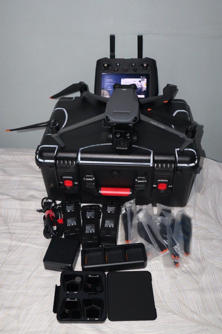 DJI MAVIC 3 PRO FMC RCPRO (Category: Drones) located in Sarrat. Submitted by jhonpata (Listing ID 1468218549, Image 1). Description: DJI Mavic 3 Pro INCLUSIONS — WHAT YOU SEE IS WHAT YOU GET: ✅ DJI Mavic 3 Pro Drone ✅ DJI RC Pro Controller and DJI RC ✅ 3 Intelligent Flight Batteries 🔋 Battery 1 — 4 cycles 🔋 Battery 2 — 5 cycles 🔋 Battery 3 — 6 cycles ✅ Battery Charging Hub ✅ Propellers ✅ Chargers & cables ✅ STARTRC Hard Protective Carrying Cas