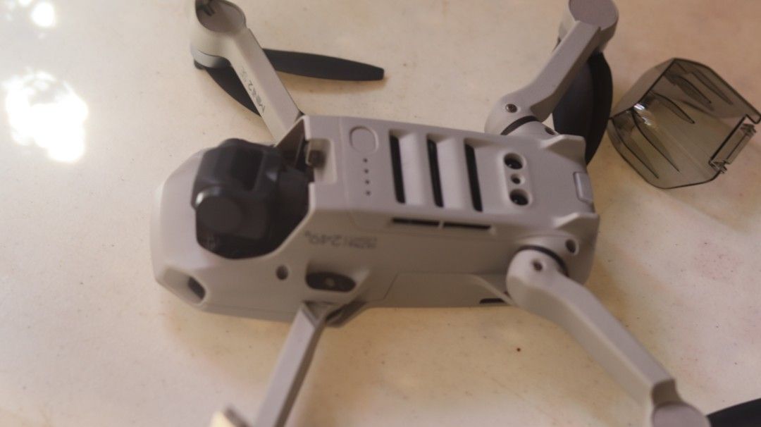 DJI Mini 2 SE Fly More Combo Drone (Category: Drones) located in Manila. Submitted by virginiavi90871 (Listing ID 1468081964, Image 3). Description: - DJI Mini 2 SE complete ready-to-fly drone kit - Ultra-lightweight at 249g (hassle-free travel) - Remote controller included - 3-battery charging hub for extended flight time - Official shoulder carry bag that fits everything - Extra propeller packs and gimbal protector included - USB-C cable includ