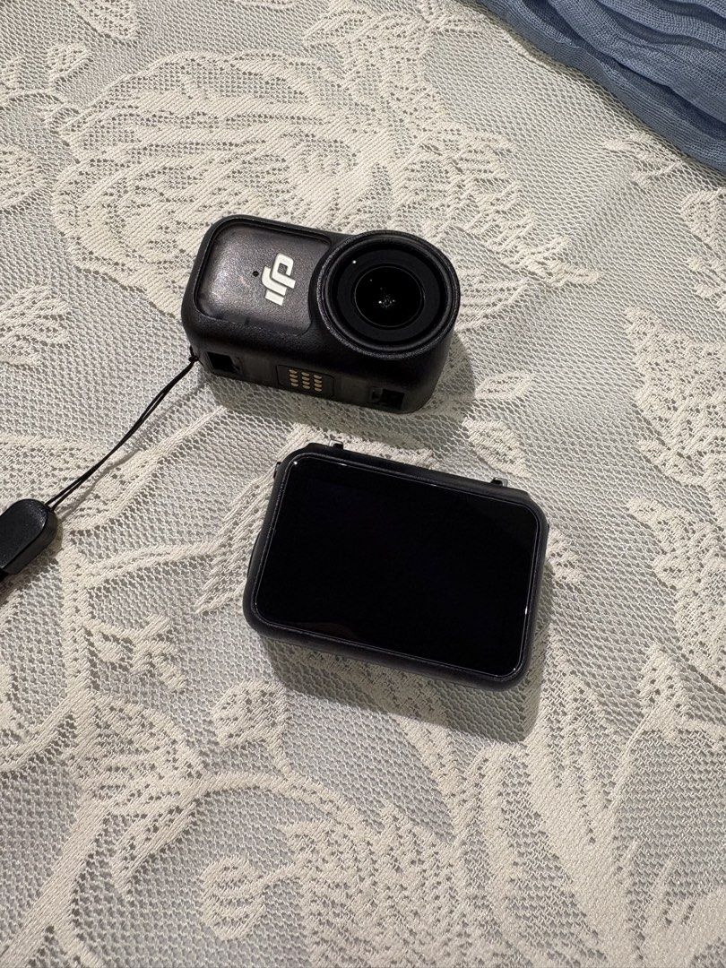 DJI Osmo Nano 128 gb (Category: Video Cameras) located in Bacoor. Submitted by diannaaaaa (Listing ID 1468100313, Image 2). Description: - DJI Na o with magnetic front touchscreen OLED module - 100% tested and fully working with a clear, responsive display - Compact and versatile square design in sleek black - Strong, clean magnetic pins for easy separation of units - Includes a black wrist lanyard strap - Price slightly nego - With Box and Acces