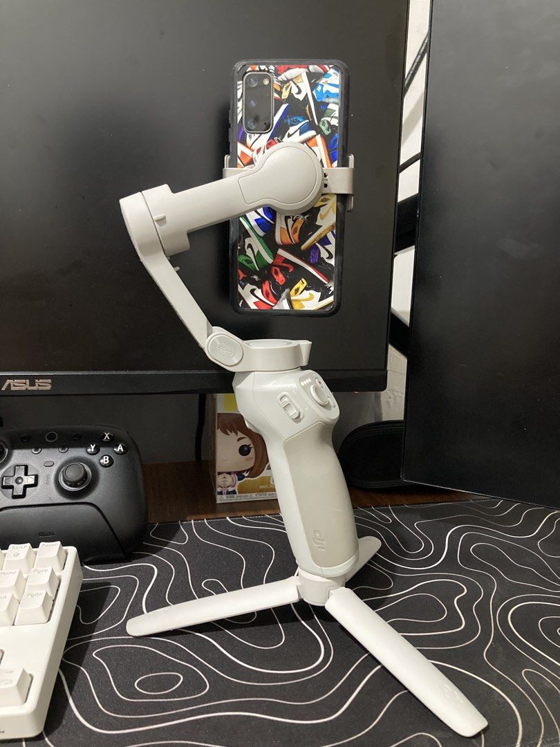 DJI OM 4 SE (Category: Other Gadgets) located in Malolos. Submitted by belowretail (Listing ID 1468209077, Image 3). Description: FOR SALE!! Very clean DJI OM 4 SE For shipping, shouldered by the buyer .