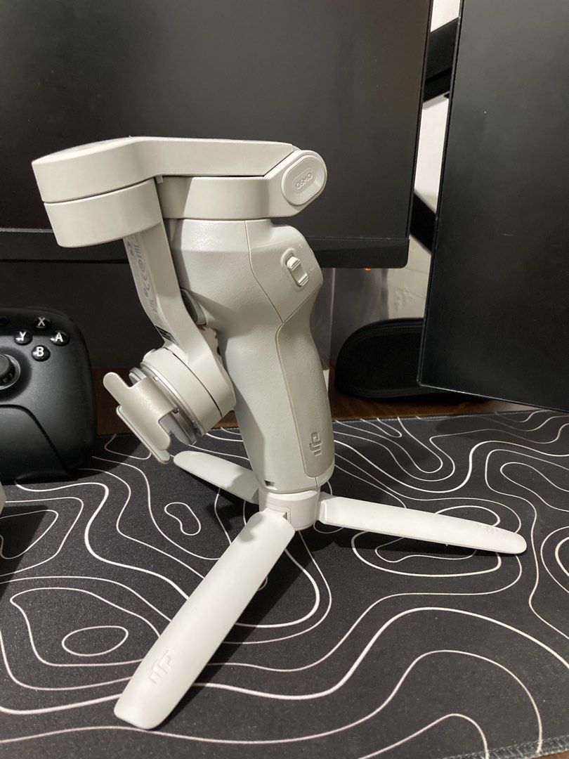 DJI OM 4 SE (Category: Other Gadgets) located in Malolos. Submitted by belowretail (Listing ID 1468209077, Image 2). Description: FOR SALE!! Very clean DJI OM 4 SE For shipping, shouldered by the buyer .