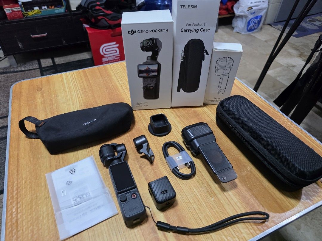 DJI Osmo Pocket 4 Standard (w/ freebies) (Category: Video Cameras) located in Quezon City. Submitted by hattori15 (Listing ID 1468173924, Image 3). Description: Selling DJI Osmo Pocket 4 STANDARD Combo New release from DJI Almost new 2x lang nagamit Looks new Upgraded 1-inch sensor Built-In 107gb storage Expandable via micro sd card 2x Lossless zoom With tempered glass installed Inclusions: Osmo Pocket 4 Gimbal Clamp Handle with 1/4" thread Porta
