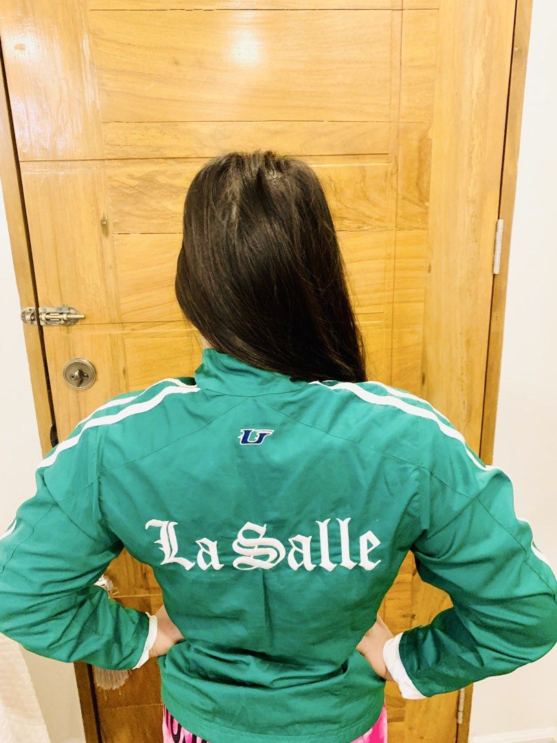 DLSU LA SALLE Jacket Size Large (Category: Coats, Jackets and Outerwear) located in Trece Martires City. Submitted by jaaadeya (Listing ID 1468283116, Image 3). Description: TRECE CAVITE LOCATION rfs: never got to wear this.. animo!💚🏹 Shipping: J&T LBC branch pick up or COP cash on pickup Item is paid in advance if Cavite/South area pickup via Lalamove or Grab .