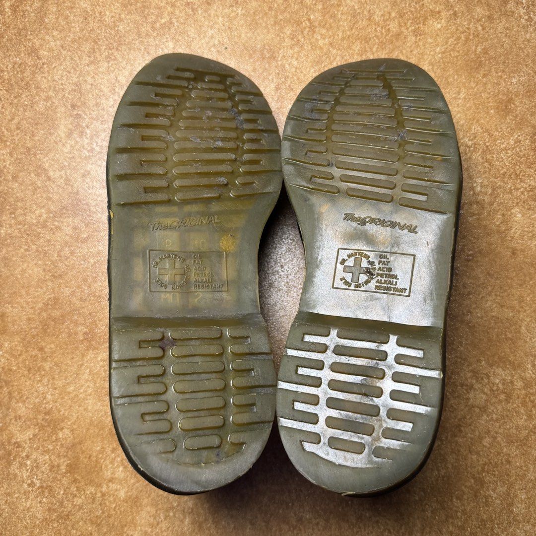 DR. MARTENS OXFORD “steel toe” (Category: Boots) located in Panabo. Submitted by shoerarefinds (Listing ID 1468280690, Image 2). Description: ĎŘ.MÁŘȚÈÑŠ OXFORD “steel toe” SIZE: EU 42 / 9 US / 27 CM Excellent Condition, minimal scratches LOCATION: PANABO CITY, DAVAO DEL NORTE, 8105 2300 FREESHIPPING.