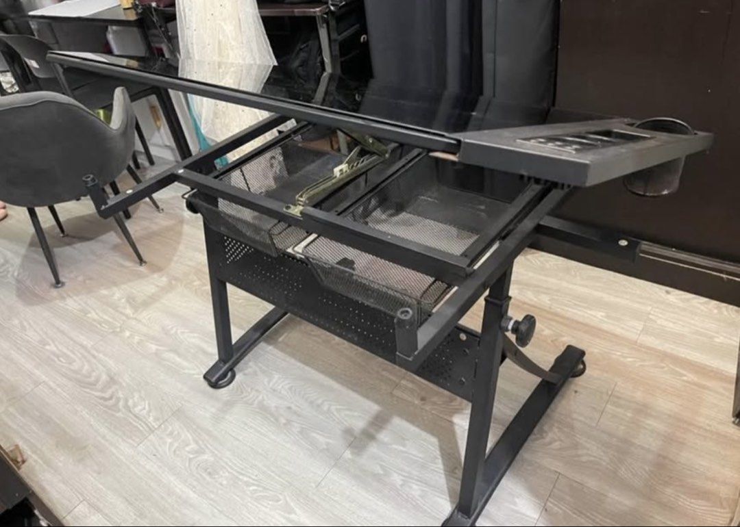 Drafting Table (Category: Tables & Sets) located in Manila. Submitted by pixiedreamghorl (Listing ID 1468117895, Image 2). Description: .