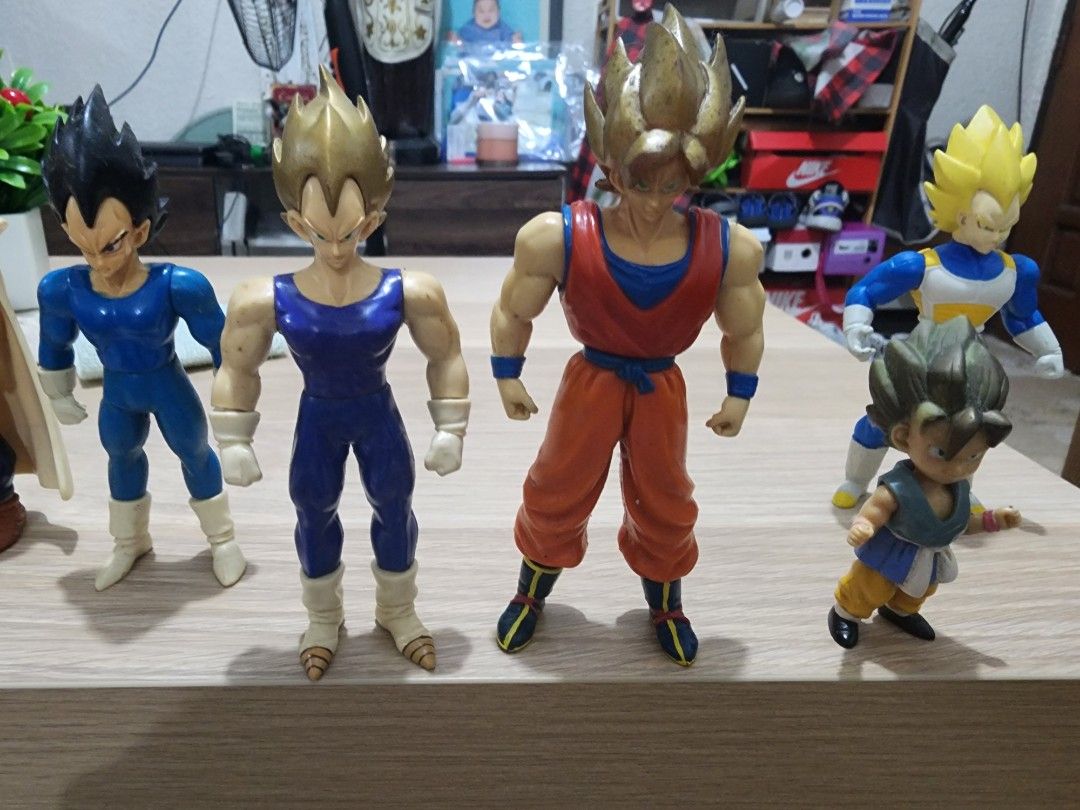 Dragon Ball Z Action Figures Goku Vegeta Set (Category: Figurines & Statues) located in Quezon City. Submitted by karamba16 (Listing ID 1468075939, Image 1). Description: - Collection of Dragon Ball Z action figures featuring Goku and Vegeta - Includes Super Saiyan forms, standard versions, and a mini figure - Made with sturdy, high-quality plastic build - Perfect display pieces for anime fans and collectors - Condition: Great / Ready for display