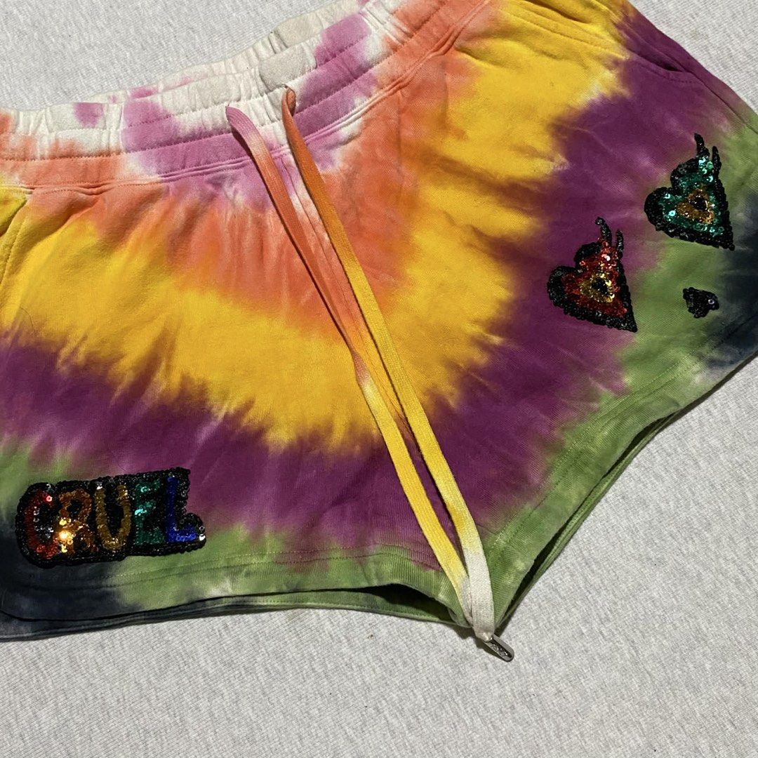 Ed Hardy (Category: Shorts) located in Mabalacat. Submitted by stellargarments (Listing ID 1468156183, Image 3). Description: Size : 28-32 Length : 13 Condition : 9.8/10 SUPER NICE QUALITY GANDA NG COLORWAY! SHIMMERING LOGOS! COMPLETE TAGS WITH ADJUSTABLE DRAWSTRING WITH 2 POCKETS SUPER NICE & KINIS! VERY COMFY & SMOOTH ON SKIN NEED WASH NO MAJOR STAIN FRESH FROM BALE.