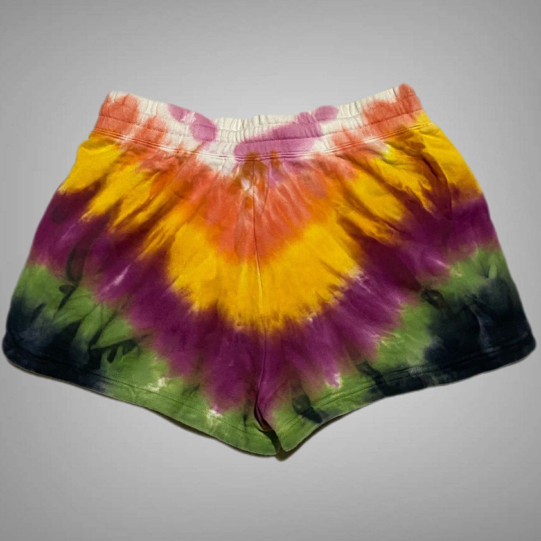 Ed Hardy (Category: Shorts) located in Mabalacat. Submitted by stellargarments (Listing ID 1468156183, Image 2). Description: Size : 28-32 Length : 13 Condition : 9.8/10 SUPER NICE QUALITY GANDA NG COLORWAY! SHIMMERING LOGOS! COMPLETE TAGS WITH ADJUSTABLE DRAWSTRING WITH 2 POCKETS SUPER NICE & KINIS! VERY COMFY & SMOOTH ON SKIN NEED WASH NO MAJOR STAIN FRESH FROM BALE.