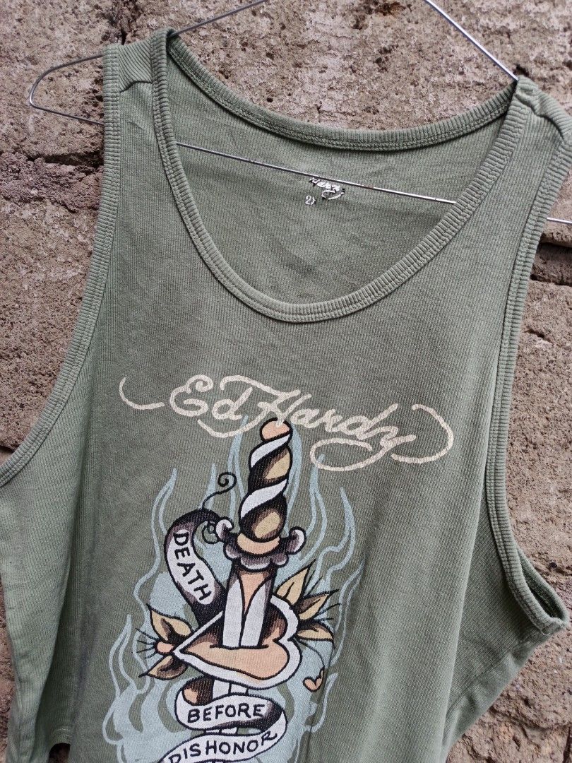 ED HARDY CROPPED TANK TOP (Category: Sleeveless) located in Los Banos. Submitted by kiel_labadan (Listing ID 1468124028, Image 2). Description: DIMES 23 X 25 NO ISSUE.