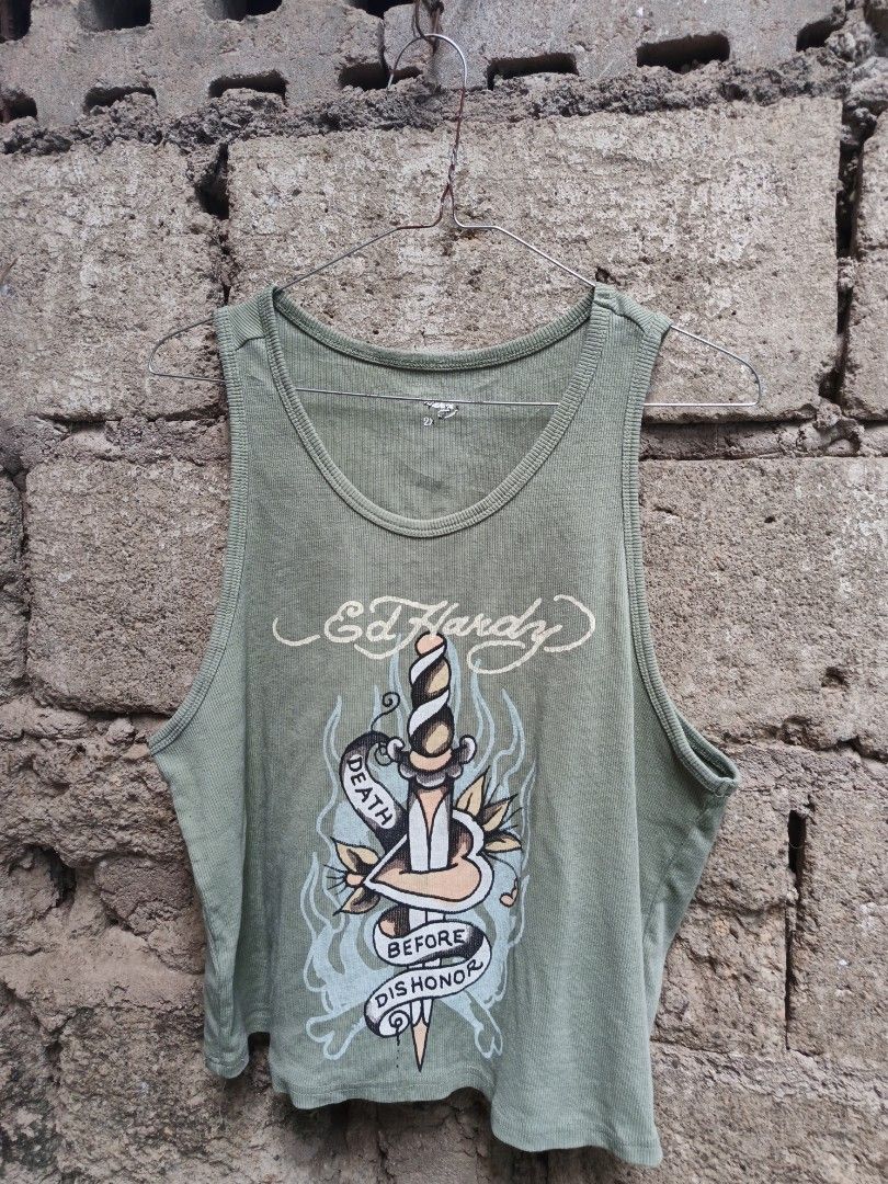 ED HARDY CROPPED TANK TOP (Category: Sleeveless) located in Los Banos. Submitted by kiel_labadan (Listing ID 1468124028, Image 1). Description: DIMES 23 X 25 NO ISSUE.