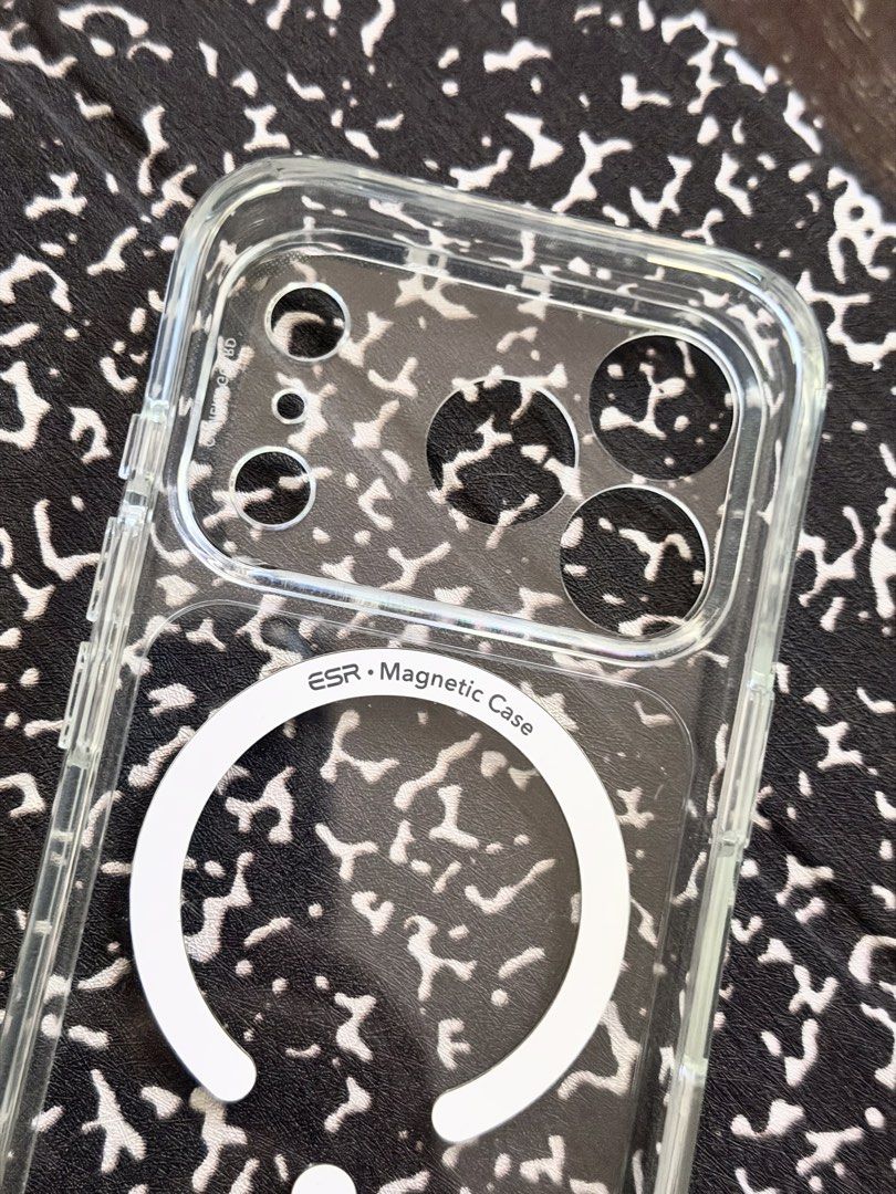 ESR Tech Clear Case iphone 17 pro (Category: Other Mobile & Gadget Accessories) located in Subic. Submitted by esteile30 (Listing ID 1468158004, Image 3). Description: TAKE BOTH CASES (wf dupe only) RFS: Decluttering (Can ship thru lbc/j&t) Olongapo Area; Maxim dev or meet up YBC/SMC.
