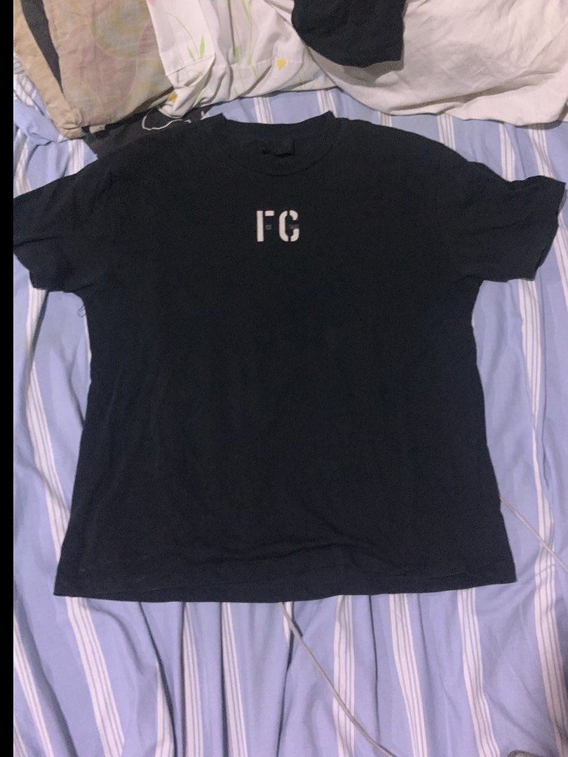 ESSENTIALS FEAR OF GOD (Category: Tshirts & Polo Shirts ) located in Manila. Submitted by itsmico911 (Listing ID 1468083044, Image 1). Description: ASPACK BOTH ESSENTIALS -COLORATE BOTH 10/10 -SIZE MED TO LARGE -NO ANY HIDDEN ISSUES NO RANTS OR ANY PINHOLE -LASPIÑAS LOCATION📍 J&T IF MALAYO 500 BOTH TEE DECLARED OFF BOTH GOODS FOR DAILY WEAR OR GOING OUT.