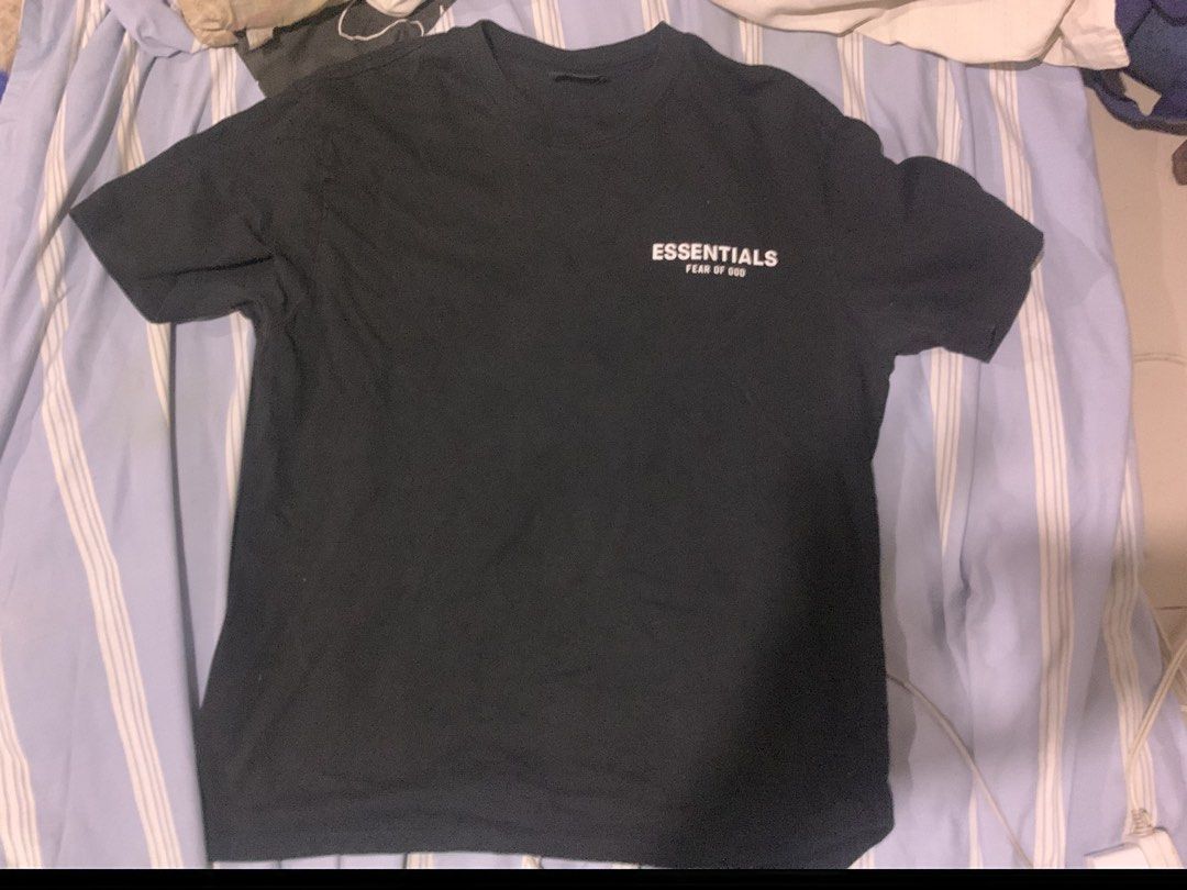 ESSENTIALS FEAR OF GOD (Category: Tshirts & Polo Shirts ) located in Manila. Submitted by itsmico911 (Listing ID 1468083044, Image 2). Description: ASPACK BOTH ESSENTIALS -COLORATE BOTH 10/10 -SIZE MED TO LARGE -NO ANY HIDDEN ISSUES NO RANTS OR ANY PINHOLE -LASPIÑAS LOCATION📍 J&T IF MALAYO 500 BOTH TEE DECLARED OFF BOTH GOODS FOR DAILY WEAR OR GOING OUT.
