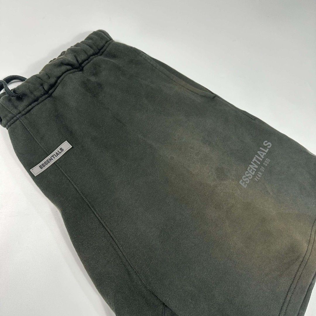 Essentials shorts (Category: Shorts) located in Dagupan City. Submitted by shanet. (Listing ID 1468257436, Image 3). Description: E*sent*als shorts Need wash W- 36 to 40 L- 20 T- 15 H- 13.