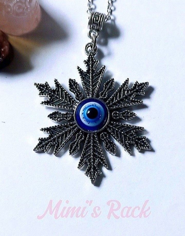 EVIL EYE SNOWFLAKE DESIGN NECKLACE (Category: Necklaces) located in Taguig. Submitted by mimisrack (Listing ID 1468201785, Image 3). Description: 🩶Protective charm with delicate winter-inspired sparkle -Evil Eye design symbolizes protection against negativity and jealousy -Snowflake motif represents uniqueness, purity, and new beginnings -Elegant sparkle adds refined, eye-catching detail -Balanced blend of strong protection and soft feminine cha