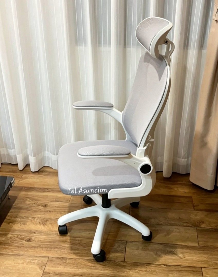 Executive chairs 💞 (Category: Chairs) located in Muntinlupa City. Submitted by amirah-05 (Listing ID 1468124731, Image 1). Description: .