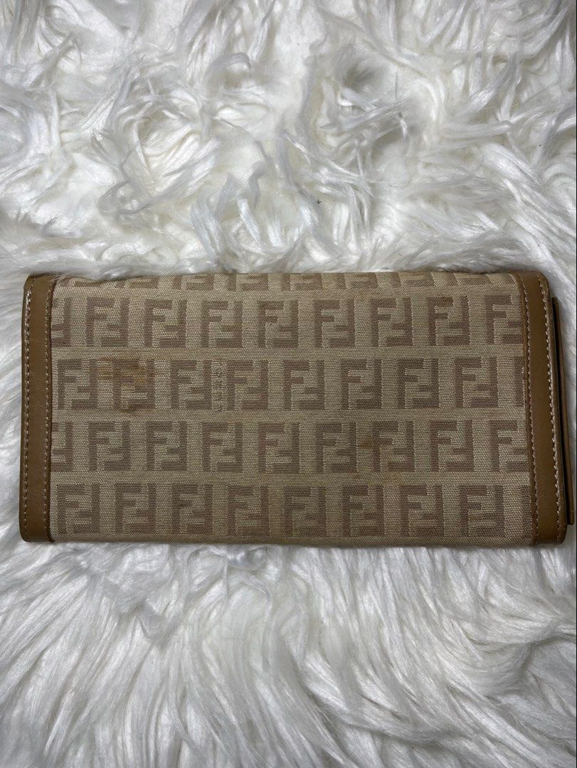 Fendi Zucca (Category: Luxury Bags & Wallets) located in Cagayan de Oro. Submitted by zaybanlx (Listing ID 1468149851, Image 2). Description: Negotiable dm lang.