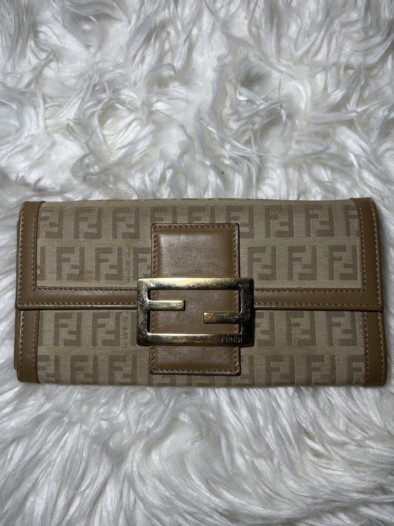 Fendi Zucca (Category: Luxury Bags & Wallets) located in Cagayan de Oro. Submitted by zaybanlx (Listing ID 1468149851, Image 1). Description: Negotiable dm lang.