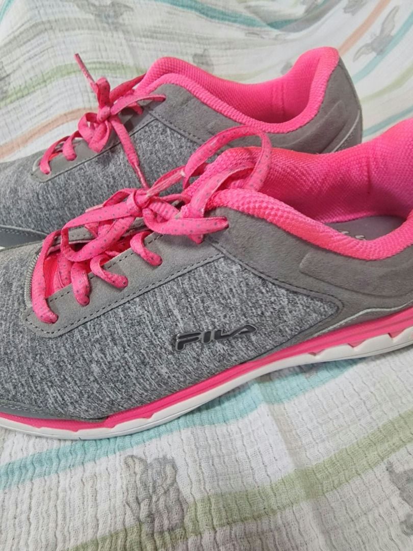FILA Gray and Pink Size 10 (Category: Sneakers) located in Quezon City. Submitted by jojoleen28 (Listing ID 1468062520, Image 1). Description: .