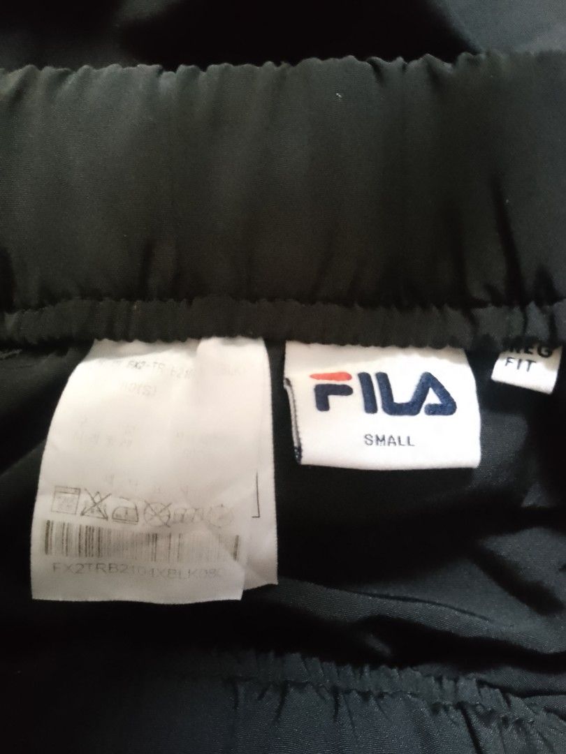 Fila linea Italian (Category: Shorts) located in Manila. Submitted by thereal_jeysiii0225 (Listing ID 1468073397, Image 3). Description: .