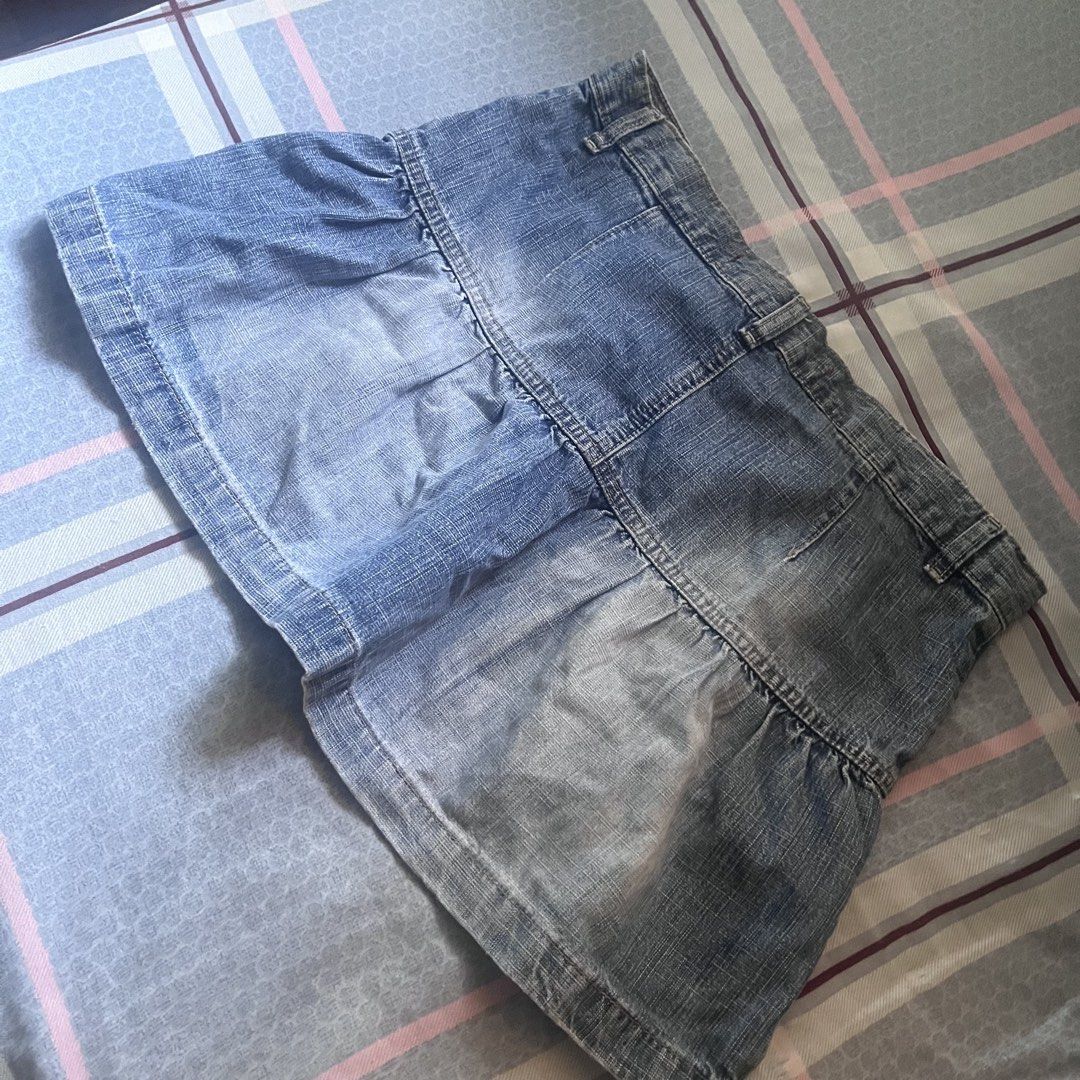 Flared Denim Mini Skirt (Category: Skirts) located in Quezon City. Submitted by jreesey (Listing ID 1468061205, Image 3). Description: Flared Denim Mini Skirt - Do not have photos of when worn, so please don’t request - According to prev seller on this app, best fits a M to L frame Payment Method Options: BDO Pay, GCash, Maribank RFS: Was a freebie item from recent purchase, decluttering More photos available upon request Key words: fashion , min