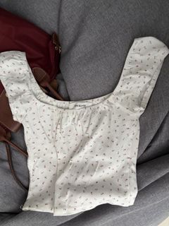 (Category: ) located in . Submitted by yii____x (Listing ID 1468082731, Image 1). Description: .