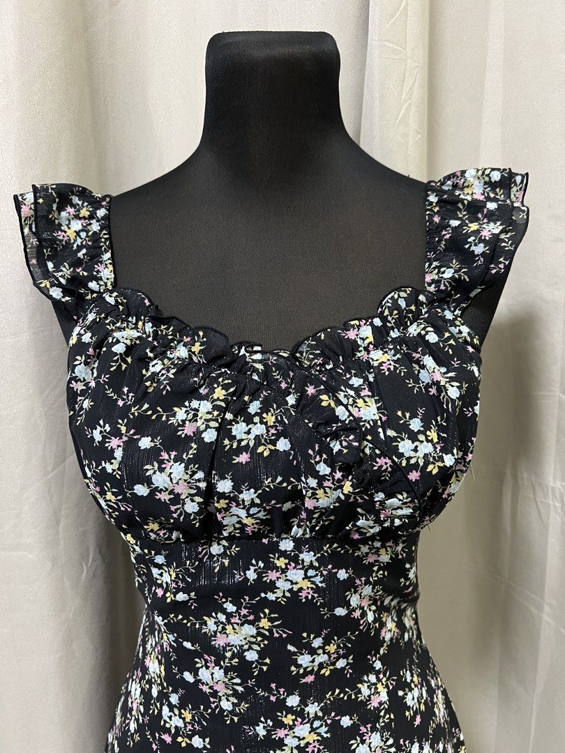 Floral sleeveless mini dress (Category: Dresses) located in Las Pinas. Submitted by jilanah (Listing ID 1468233953, Image 2). Description: .