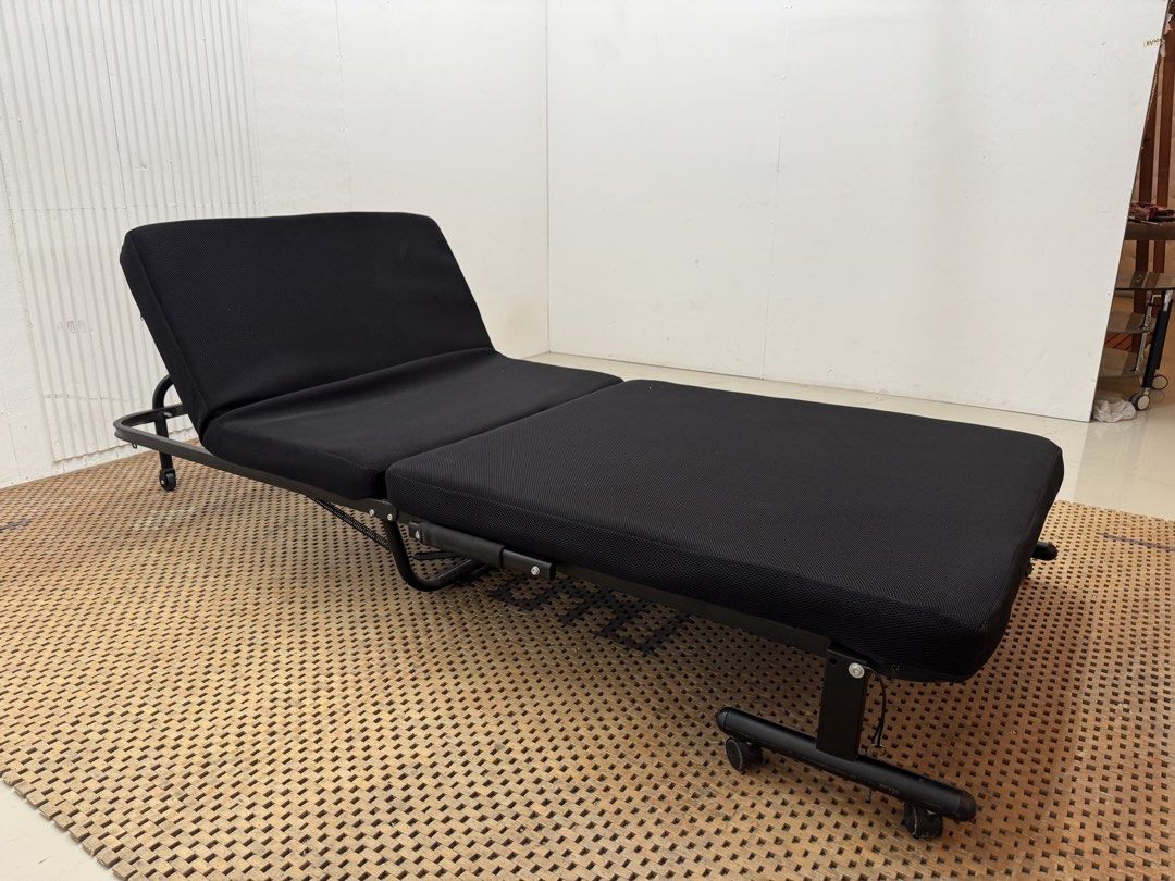 Folding Bed (Category: Bed Frames & Mattresses) located in Quezon City. Submitted by matetdevis13 (Listing ID 1468227844, Image 3). Description: Single Size Fabric Folding Bed Price: 4,900 35.5 x 79 x 12.5 In good condition Code JMD25-M240.