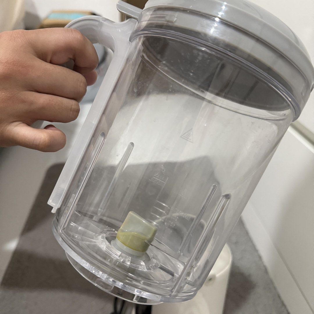Food Processor (Touch Screen) (Category: Weaning & Toddler Feeding) located in Quezon City. Submitted by momi.ashiko (Listing ID 1468130616, Image 3). Description: PRE-LOVED Food Processor Excellent Condition pa, working pa po. Issue: May cracks sa ilalim dahil nababad sa tubig na may baking soda. Bought for 1.3k+ sa 🍊 app Can ship via lalamove only.
