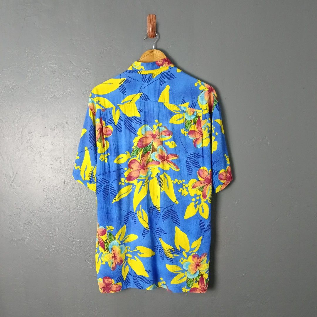 For Men - Jam's World (Category: Tshirts & Polo Shirts ) located in Bacolod City. Submitted by drop.ph (Listing ID 1468129632, Image 2). Description: Vintage Jam's World - Hawaiian Shirt Authentic *Size S fits M - 21.5x29 *Very Good *Minor stain *Price: 780php *Add SF if outside Bacolod City .