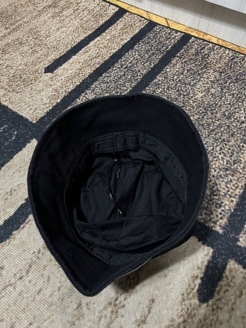 FOR SALE (Category: Hats & Beanies) located in Bulacan. Submitted by sef19 (Listing ID 1468149195, Image 2). Description: ALEXANDER WANG - size : medium condition : excellent issue : cutted tags only price : ₱699 - mop : gcash / jnt pm 📩📩📩 📍BULACAN.