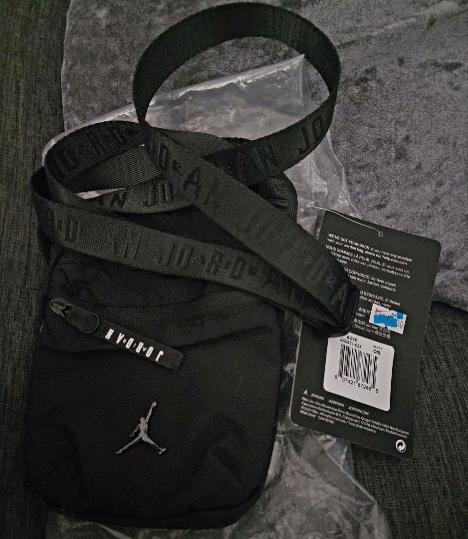 For sale authentic JORDAN sling bag (Category: Sling Bags) located in Marilao. Submitted by kick_oh (Listing ID 1468093845, Image 1). Description: for sale brand new authentic Jordan bag sling bag Black small size, fits wallets and mobile phones complete with tag (visible mall price tag) selling it for only Php 1,700 💯authentic pm if interested Thanks!.