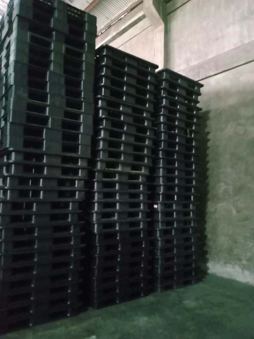 For sale Plastic Pallet (Category: Announcements) located in Valenzuela. Submitted by epicowl_9c0a0e (Listing ID 1468279704, Image 1). Description: For sale Plastic Pallet size 110x130 6inches 1 ton capacity..