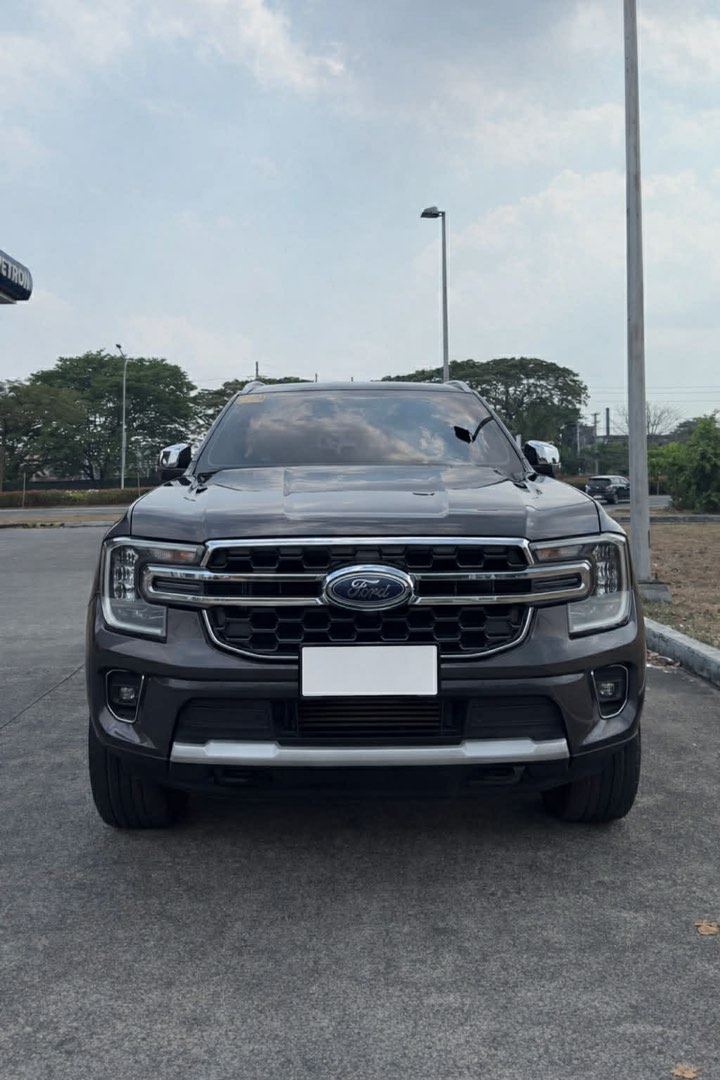 Ford Everest (Category: Used Cars) located in Angeles City. Submitted by siopao.sells (Listing ID 1468187806, Image 2). Description: 2025 Ford Everest Titanium 4x2 First owner - Owner Seller Automatic Transmission Color: Meteor Grey Diesel Plate Number ending in 5 Casa maintained (Ford Clark) Owner’s Manual and Warranty Booklet 2 Original Keys Full Matting SLEX & NLEX RFID installed No issues. See to appreciate 📍Angeles City, Pampanga Available 