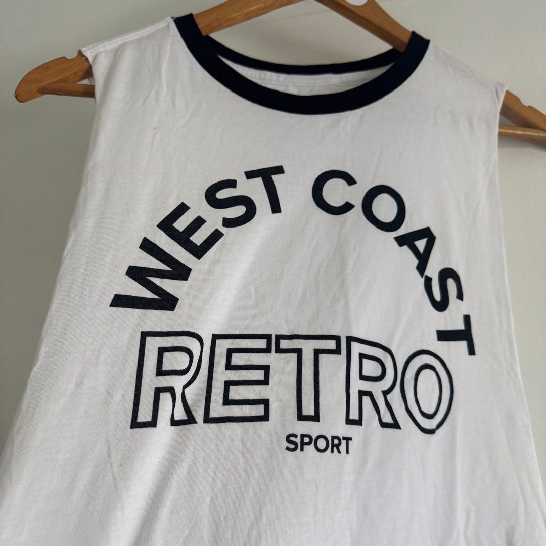 Forever21 workout top (Category: Activewear) located in Manila. Submitted by apparella.ph (Listing ID 1468091507, Image 3). Description: U.s bought Super comfy Bust: one size fits all Selling low.