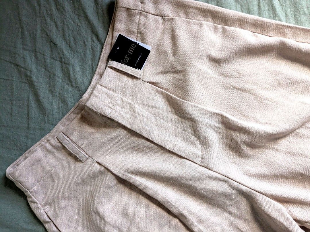 Forme Extra Small Cream Wide Leg Trousers (Category: Jeans) located in Manila. Submitted by chocolateparfait (Listing ID 1468094630, Image 2). Description: Brand new with tag:)) W - 26-27 inches L - 39 inches RFS: too small .
