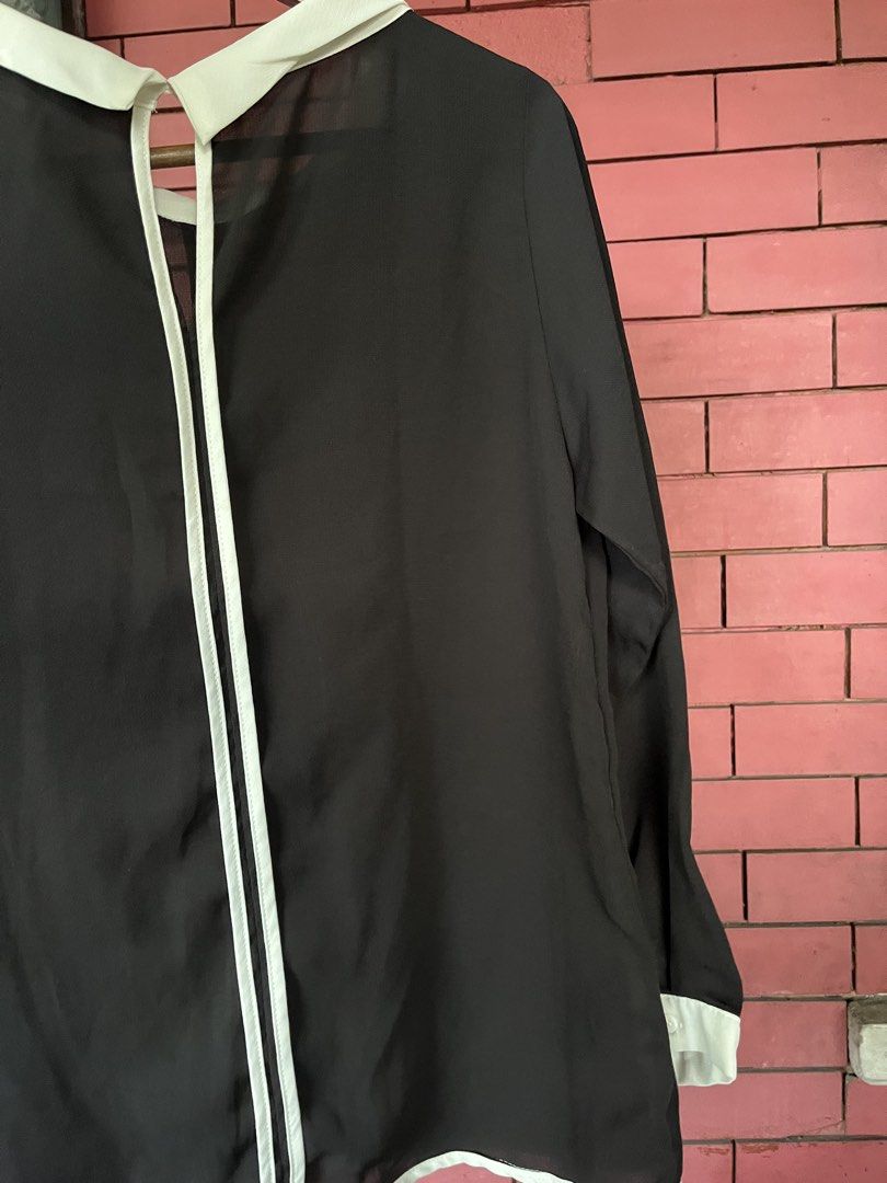 Forme longsleeves (Category: Activewear) located in Quezon City. Submitted by dressingroombylech (Listing ID 1468094969, Image 3). Description: .