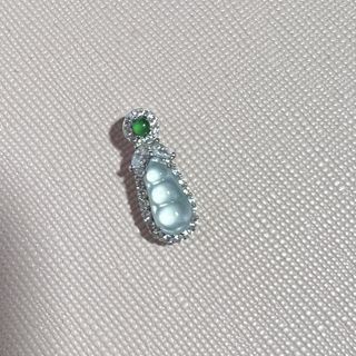 (Category: ) located in . Submitted by lyna_closet (Listing ID 1468109691, Image 1). Description: .