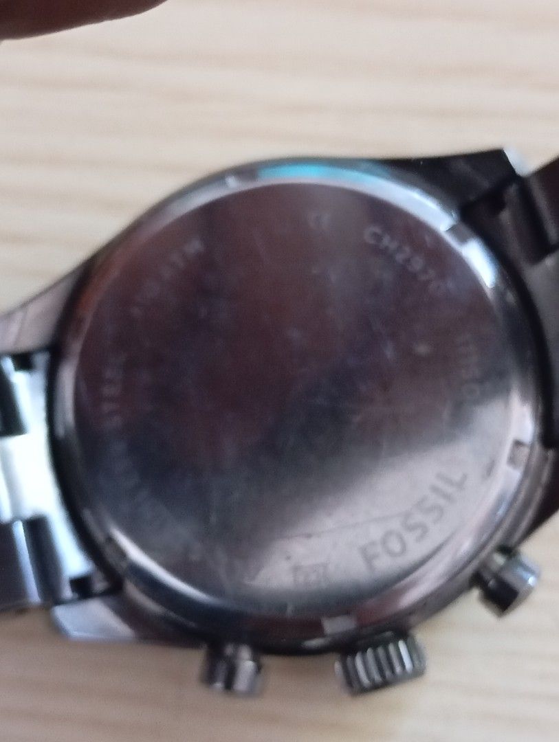 Fossil chronograph (Category: Men's Watches) located in Las Pinas. Submitted by quick_deals_great_finds2 (Listing ID 1468126095, Image 3). Description: Original good working condition Quartz chronograph with battery 42mm fits wrist 6.8 inches.