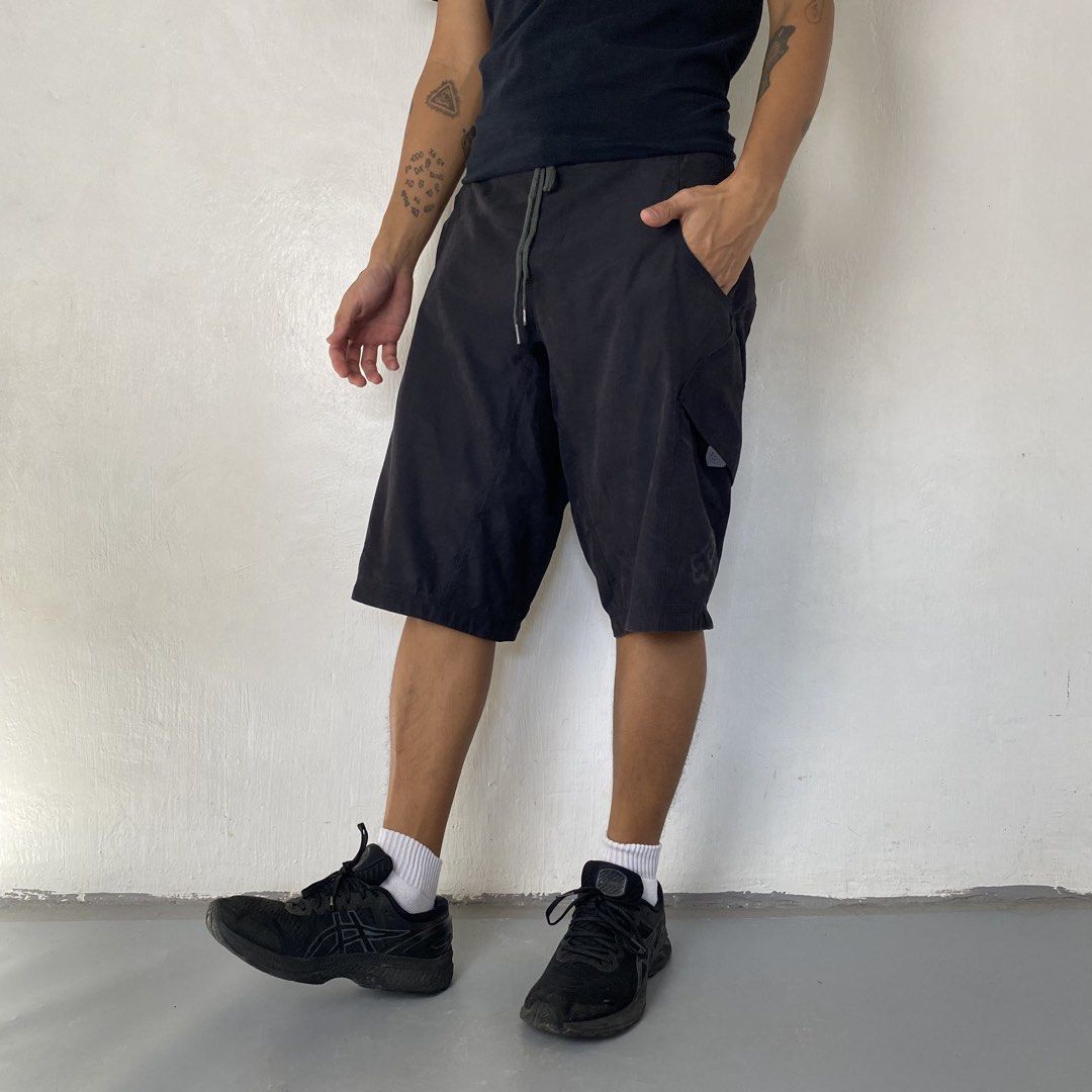 Fox Racing 🩳 | Black Racing Short (Category: Shorts) located in Bulacan. Submitted by orc.ph (Listing ID 1468153279, Image 3). Description: Fox Racing 🩳 | Black Racing Short Material Used: Polyester - Black - Drawstrings Attached - Multi Pockets - Garterized - Adjustable - inner cycling - inner padding - Front Brand Print - Casual - Racing - Streetwear - Semi Formal - Y2K -Size: M-L -Waistline: 32-34” -Length: 22” -Thighs: 11” -Leg Opening: 11”