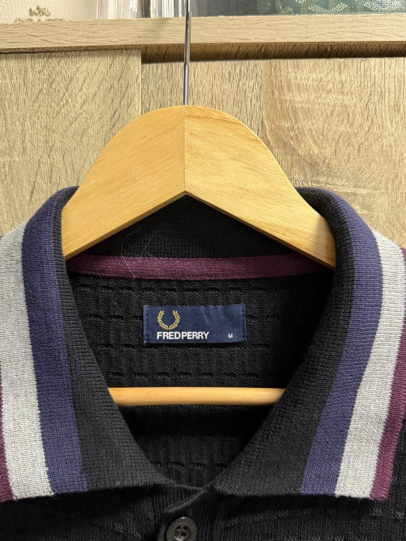 Fred Perry Cardigan (Category: Coats, Jackets and Outerwear) located in Imus. Submitted by rckrmns (Listing ID 1468259515, Image 3). Description: Fred Perry Cardigan Size M W- 20 L- 27 Good as New .