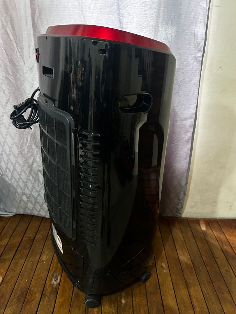 Fujika Turbo Heater Fan (Category: Fans) located in Taguig. Submitted by lhadychinitah (Listing ID 1468255944, Image 3). Description: Model: FU-4733 (220v) The unit is designed for indoor heating and includes a remote control for adjustments. It offers turbo heating capabilities for fast warming in room sizes of approximately 43–53㎡..