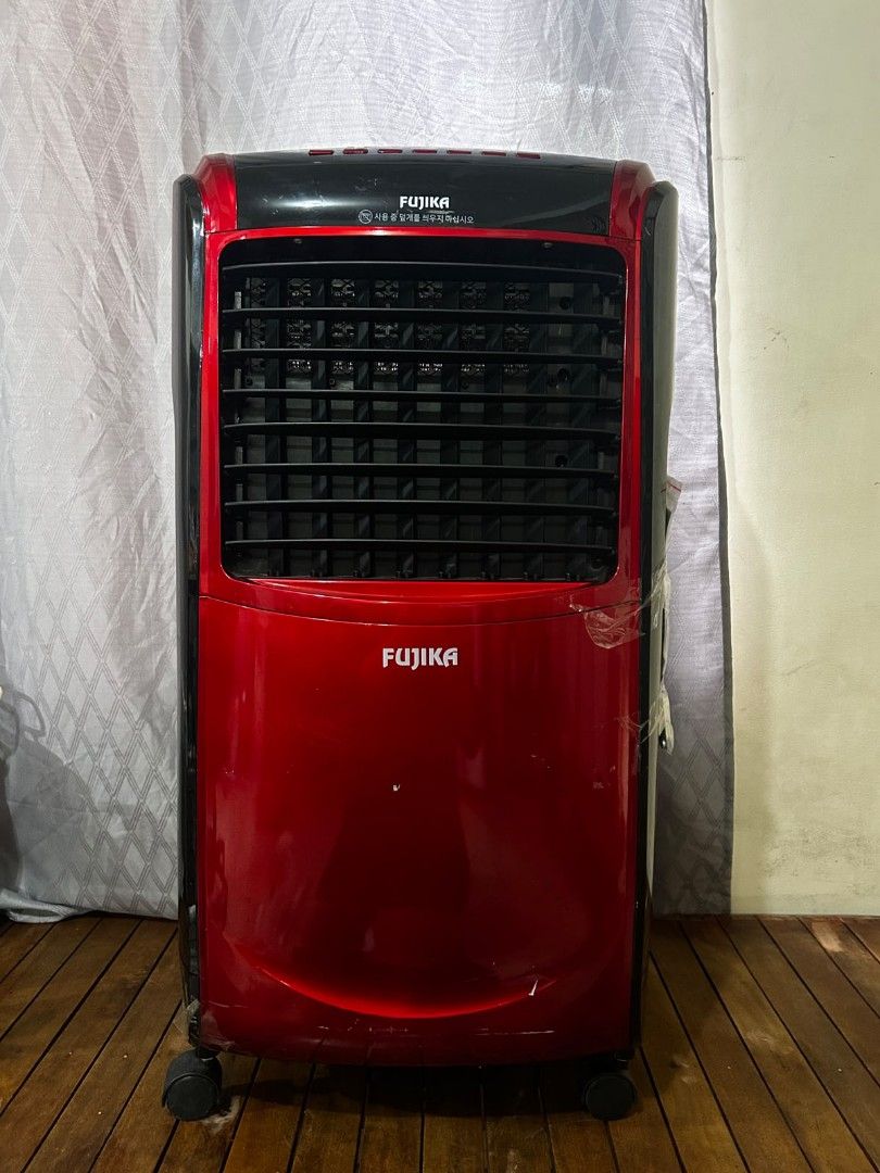 Fujika Turbo Heater Fan (Category: Fans) located in Taguig. Submitted by lhadychinitah (Listing ID 1468255944, Image 1). Description: Model: FU-4733 (220v) The unit is designed for indoor heating and includes a remote control for adjustments. It offers turbo heating capabilities for fast warming in room sizes of approximately 43–53㎡..