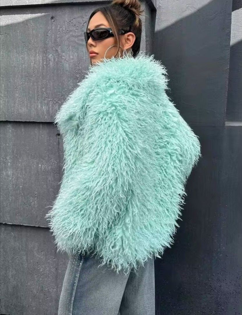 Fur Jacket Coat (Category: Coats, Jackets and Outerwear) located in La Trinidad. Submitted by starlascloset (Listing ID 1468078104, Image 3). Description: .
