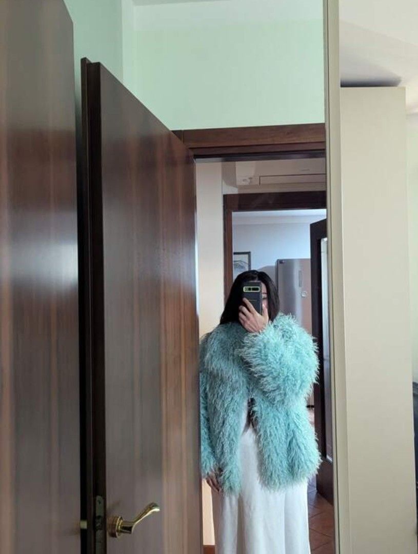 Fur Jacket Coat (Category: Coats, Jackets and Outerwear) located in La Trinidad. Submitted by starlascloset (Listing ID 1468078104, Image 1). Description: .