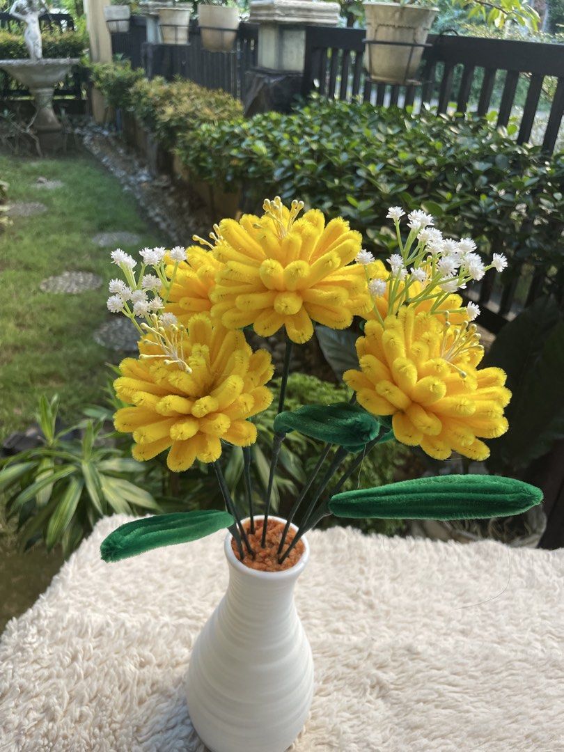 Fuzzy wire flower vase (Category: Announcements) located in Rizal. Submitted by arlynazanion16 (Listing ID 1468155042, Image 2). Description: .