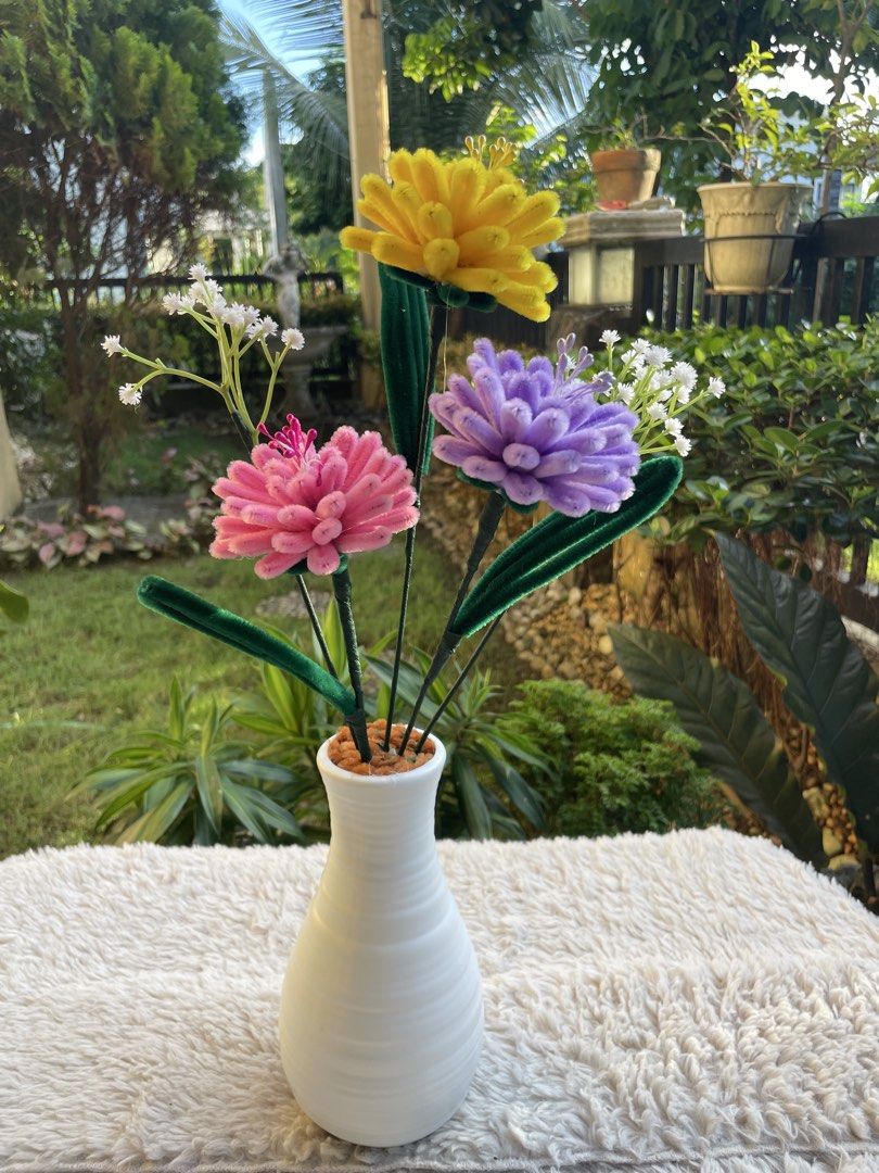 Fuzzy wire flower vase (Category: Announcements) located in Rizal. Submitted by arlynazanion16 (Listing ID 1468155271, Image 1). Description: .