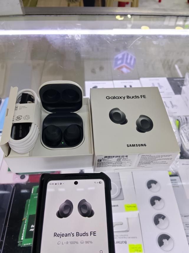 Galaxy Buds fe OpenBox only (Category: Earphones) located in San Juan City. Submitted by rjean02 (Listing ID 1468222906, Image 1). Description: openbox only Complete Package Money back guarantee Loc Theatermall Greenhills.