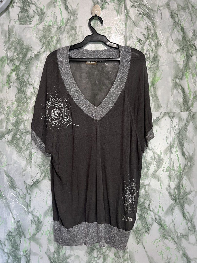 GALLIANO Blouse (Category: Shirts) located in Bulacan. Submitted by letsfindukaywithme (Listing ID 1468077009, Image 2). Description: Gliano blouse Large Like new No issue +sf psyment first Ship via J&T.